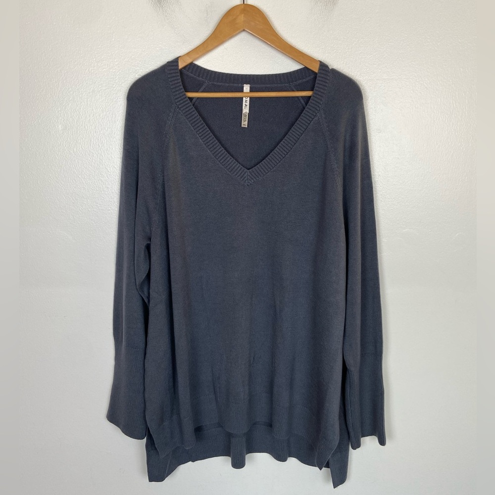 Soma Long Sleeves Sweater Size XXL Gray V-Neck Split Side Minimalist